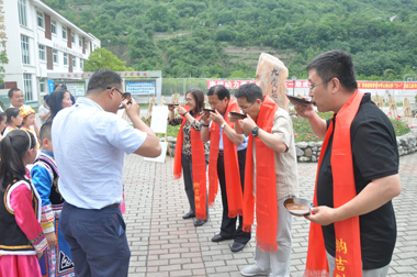 健力源集團心系助學，情暖北川